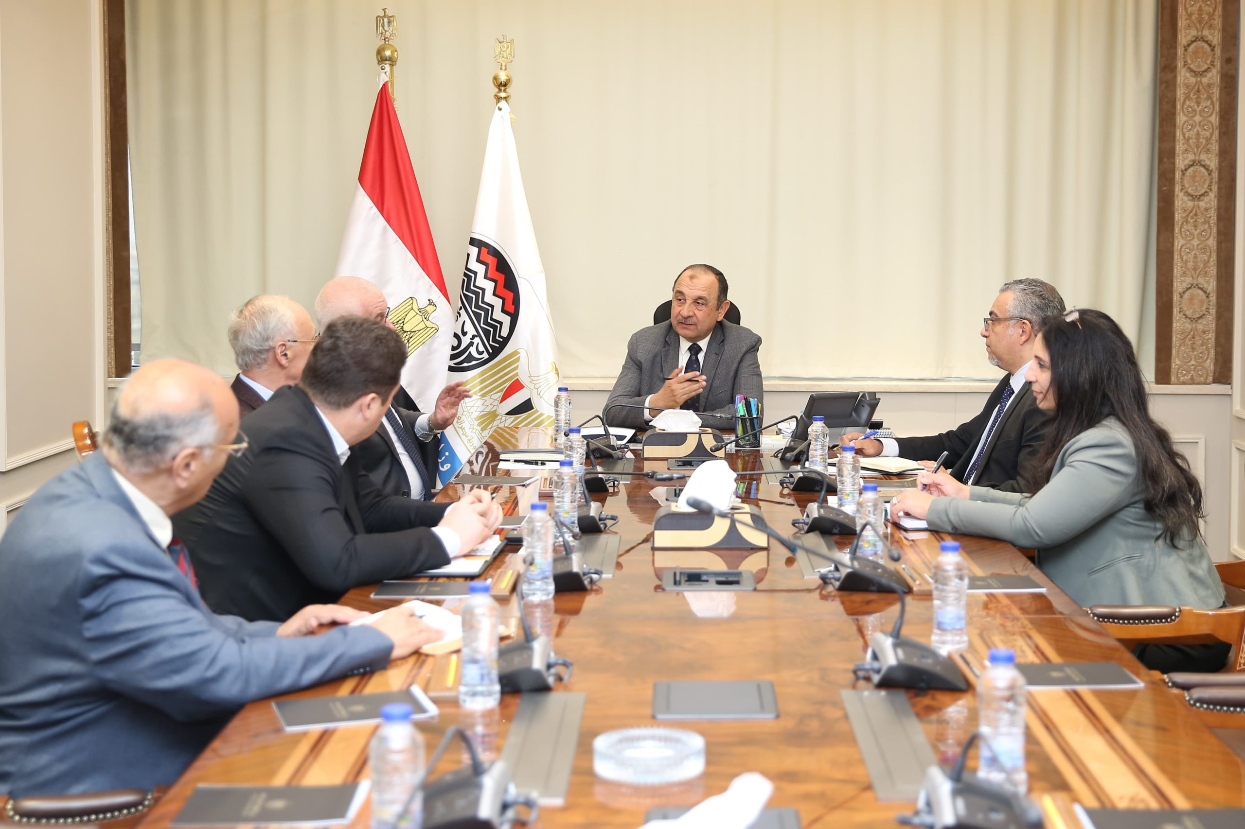 وزير قطاع الأعمال العام يلتقي رئيس “تكنيب إنرجيز” الإيطالية لبحث فرص التعاون المشترك