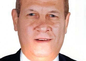 وزير قطاع الأعمال يكلف أشرف عبدالله قائماً بأعمال العضو المنتدب المالي والإداري بالشركة القابضة للأدوية