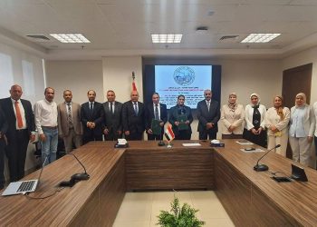 “الشركة المصرية لربط الكهرباء” توقع عقود لربط محطة سكاتك الشمسية بشبكة الكهرباء بنجع حماد