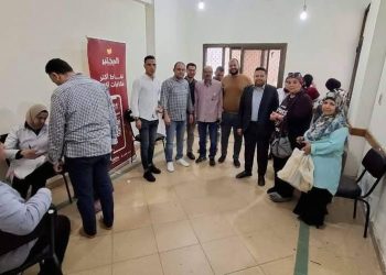 اللجنة النقابية للعاملين بشركة القناة لتوزيع الكهرباء تطلق قافلة طبية بالشرقية