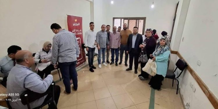 اللجنة النقابية للعاملين بشركة القناة لتوزيع الكهرباء تطلق قافلة طبية بالشرقية