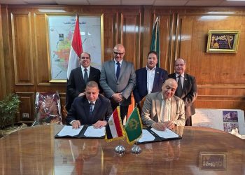 محافظ القليوبية يشهد توقيع بروتوكول تعاون مع “غازتك” لإنشاء محطة تموين وقود بالغاز الطبيعي