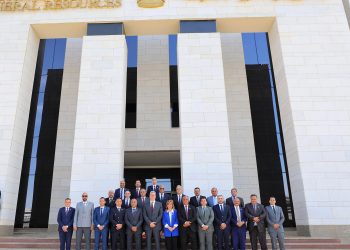 وزير البترول يشيد بجهود العاملين ويستعرض استراتيجية الوزارة خلال لقاء مع قيادات النقابة