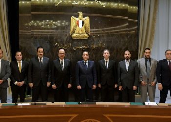 رئيس الوزراء يشهد توقيع اتفاق تأسيس شركتين لإنتاج ألياف الفيبربوليستر واللباد الصناعي عبر إعادة تدوير المخلفات البلاستيكية ومخلفات الأقمشة