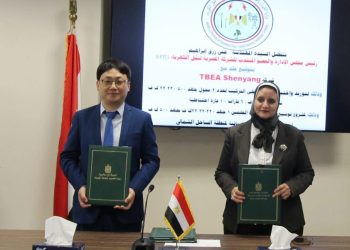 “المصرية لنقل الكهرباء” توقع عقد توريد محولين لمحطة العلمين