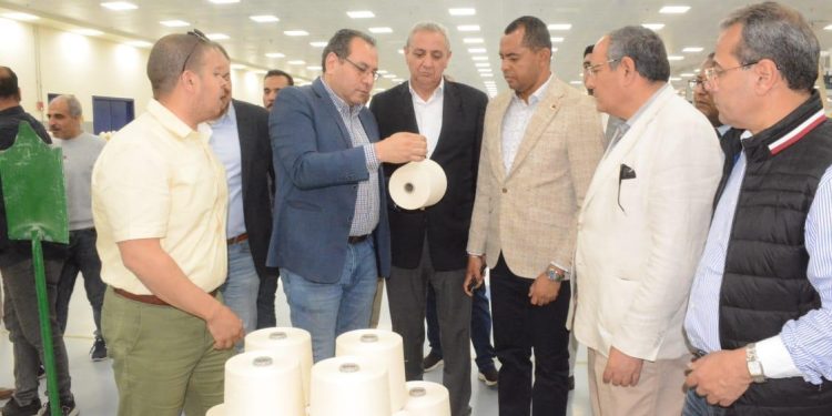 شركة مصر للغزل والنسيج بالمحلة الكبرى تستقبل وزير زراعة مدغشقر لبحث فرص التعاون المشترك