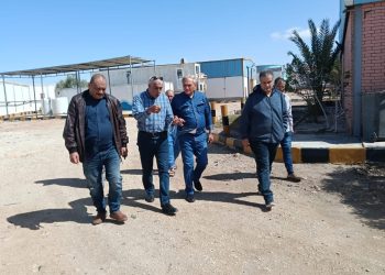 رئيس شركة مياه مطروح يتفقد محطة التحلية بالسلوم ويشارك في ملتقى جماهيري مع الأهالي