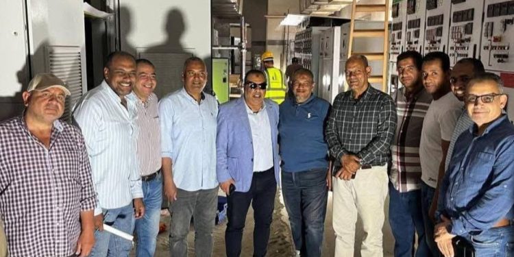 رئيس شركة جنوب القاهرة للكهرباء يتفقد مشروعات الدلتا الجديدة ويشيد بالجهود المبذولة