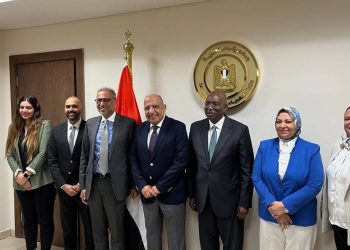 وزير الكهرباء يبحث مع وفد مؤسسة التمويل الدولية سبل دعم وتعزيز التعاون المشترك فى مجالات الطاقة المتجددة