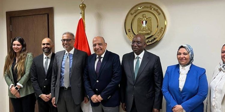 وزير الكهرباء يبحث مع وفد مؤسسة التمويل الدولية سبل دعم وتعزيز التعاون المشترك فى مجالات الطاقة المتجددة