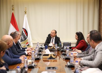 وزير قطاع الأعمال  يبحث مع مجموعة شاهينلر القابضة التركية فرص التعاون والاستثمار