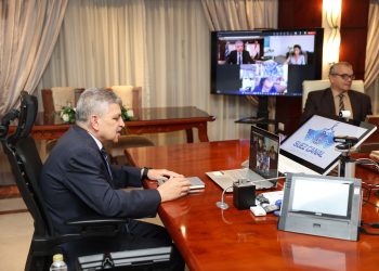 قناة السويس تناقش عملائها في تأثير التطورات الإيجابية في الاوضاع الأمنية بمنطقة البحر الأحمر