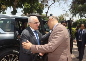 محافظ القليوبية يستقبل سفير أذربيجان بالقناطر الخيرية ووفداً دبلوماسياً رفيع المستوى في ذكرى ميلاد الزعيم حيدر علييف