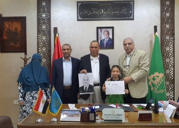 تعليم القليوبية يكرم الطالبة تسنيم المبدعة والمتميزة