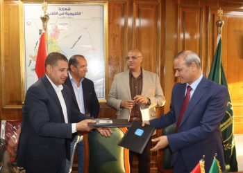 محافظ القليوبية يشهد مراسِم توقيع بروتوكول تعاون لإقامة معرض لمؤسسة دار المعارف بمقر مكتبة مصر العامة 