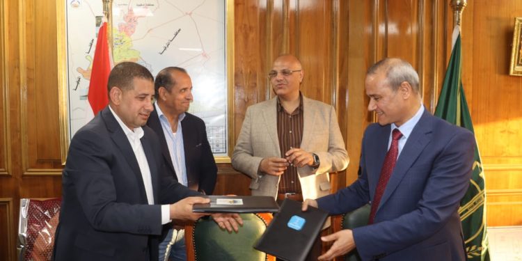محافظ القليوبية يشهد مراسِم توقيع بروتوكول تعاون لإقامة معرض لمؤسسة دار المعارف بمقر مكتبة مصر العامة 