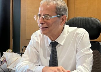 رئيس القابضة لكهرباء مصر يشيد بجهود الطبلاوي وقطري في خدمة القطاع.