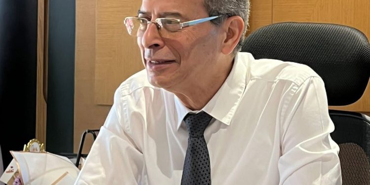 رئيس القابضة لكهرباء مصر يشيد بجهود الطبلاوي وقطري في خدمة القطاع.