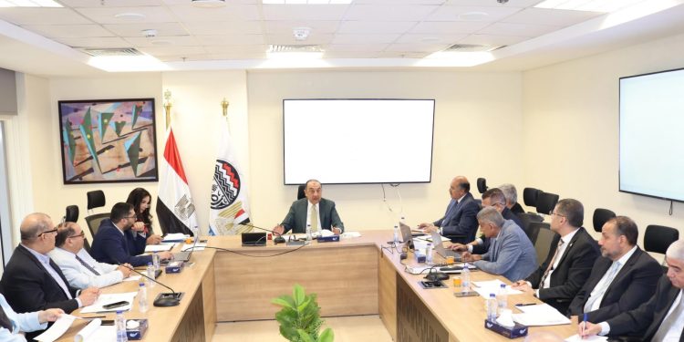 عاجل.. وزير قطاع الأعمال خلال اجتماعه مع شركات الأدوية التابعة: نمو  الأرباح 126% في أول 9 أشهر 