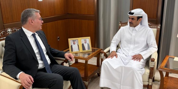 مصر توقع عقود طويلة الأجل لاستيراد الغاز الطبيعي من قطر