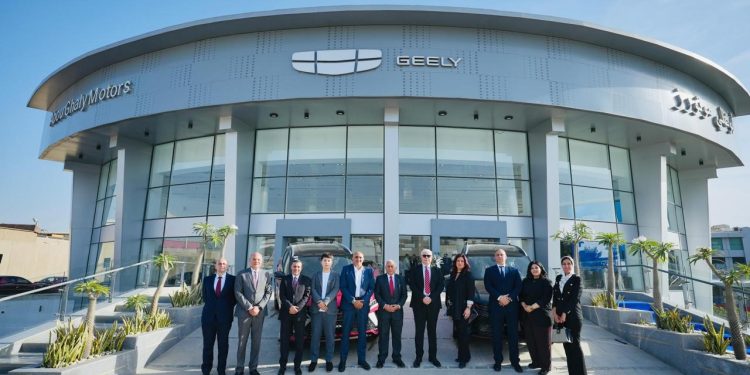 استمرارا لدعم الصناعة المحلية.. البنك الأهلي المصري يوقع بروتوكول مع مجموعة ابوغالى موتورز لتوريد وتسليم سيارات “جيلي” بمصر