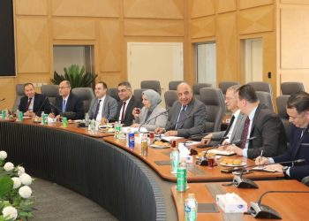 وزير الكهرباء يجتمع بالنائب الأول لمدير عام المؤسسة الحكومية الروسية للطاقة الذرية “روسآتوم” والوفد المرافق