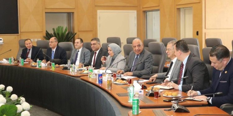 وزير الكهرباء يجتمع بالنائب الأول لمدير عام المؤسسة الحكومية الروسية للطاقة الذرية “روسآتوم” والوفد المرافق