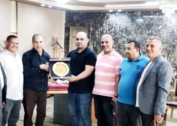 نقابة مصر الوسطي لتوزيع الكهرباء .. تهنئ رئيس الشركة لتجديد الثقة