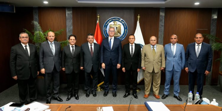 كريم بدوي يعتمد نتائج أعمال شركة ثروة للبترول عن العام المالي 2024