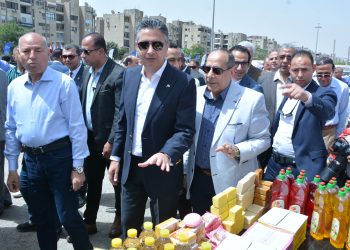 وزير التموين يؤكد على توافر وطرح السلع الغذائية في المجمعات الإستهلاكية تخفيضات سعرية