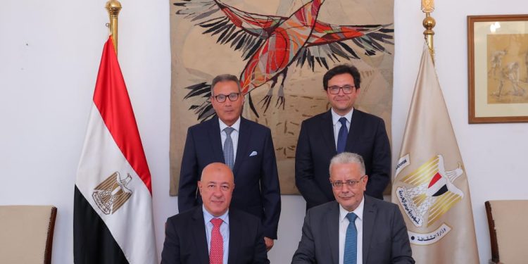 البنك الأهلي ووزارة الثقافة يوقعان بروتوكول تعاون لتشغيل مبنى “السلطان حسين” وتحويله إلى مركز للعرض المتحفي والفني