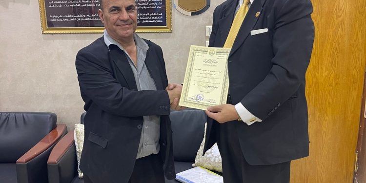 تعليم القليوبية يكرم الزميل صوابى لتميزه بالتغطية الإعلامية