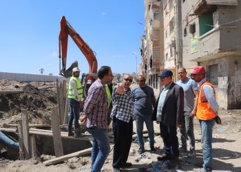رئيس صرف صحي الإسكندرية “يتفقد عددًا من مواقع ومحطات الصرف بقطاع شرق للتشغيل والصيانة