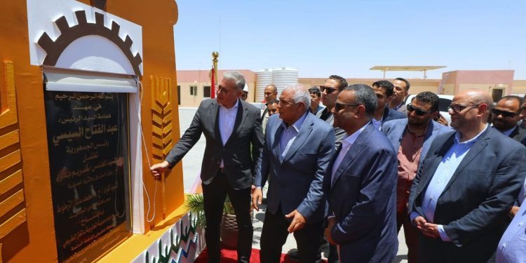 وزير البترول يفتتح محطة الغاز الرئيسية التابعة لشركة طاقة غاز – المغذية لمدينة الخارجة بالوادي الجديد