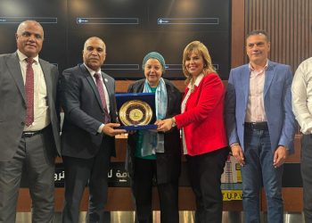 أمانه المرأه بنقابة البترول تستقبل عائشة عبد الهادي وزيرة القوى السابقة للاستفادة من خبراتها النقابية