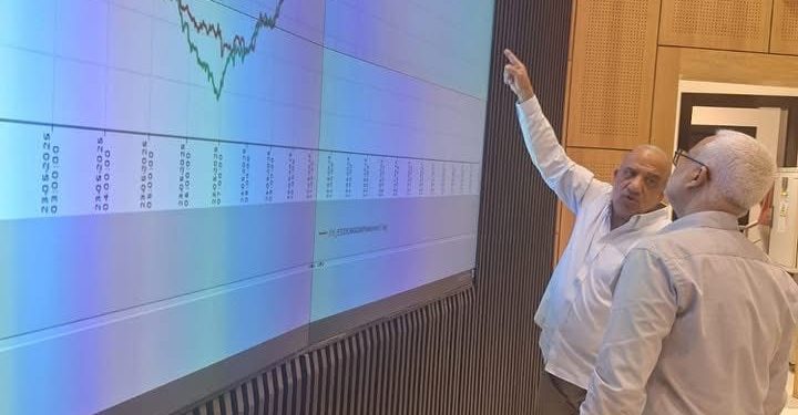  وزير الكهرباء يتابع معدلات الزيادة في الطلب على الطاقة وارتفاع الأحمال وزيادة استهلاك الكهرباء