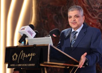 الفريق أسامة ربيع: الأوضاع الأمنية بمنطقة البحر الأحمر باتت مواتية لعودة السفن تدريجياً للإبحار بقناة السويس