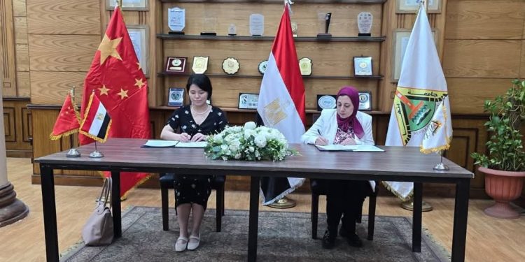 لدعم تدريس اللغة الصينية.. بروتوكول تعاون بين جامعة بنها والمركز الصيني لتبادل اللغة بالصيني