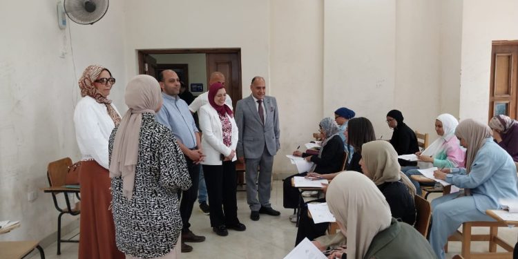 رئيس جامعة بنها يتفقد سير الامتحانات بكليتي الزراعة والطب البيطري