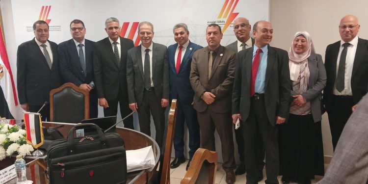 باستثمارات مليار و١٥٠ مليون جنيه..انتهاء مناقشة موازنة البحيرة للكهرباء عن العام المالى الجديد