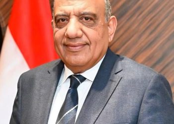 وزير الكهرباء يغادر إلى فرنسا لبحث سبل دعم وتعزيز الشراكة والتعاون فى مجالات الطاقة النظيفة