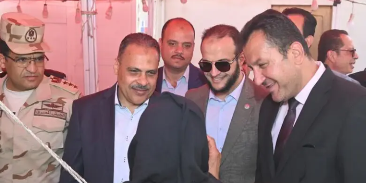 رئيس جهاز العاشر من رمضان يستقبل محافظ الشرقية لإطلاق أكبر قافلة طبية بالمحافظة احتفالًا بعيد العمال