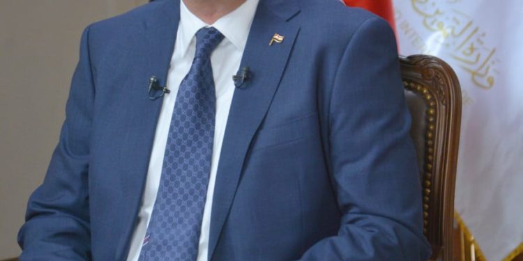 وزير التموين: استمرار ضخ الدواجن المجمدة بالمجمعات الاستهلاكية بأسعار مخفضة 125 بدلا من 135 جنيه للكيلو
