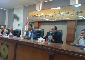 رئيس جهاز تنمية بني سويف: بيع محال تجارية بمزاد علني.. وإزالة مخالفات بناء بالمدينة