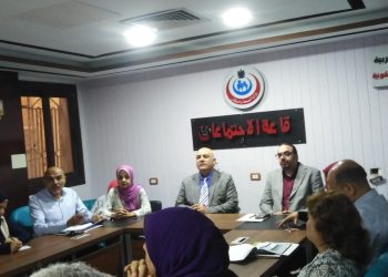 وكيل وزارة الصحة بالقليوبية يترأس اجتماعا تنظيميا لمناقشه حصاد المرور الميداني على إداره العبور