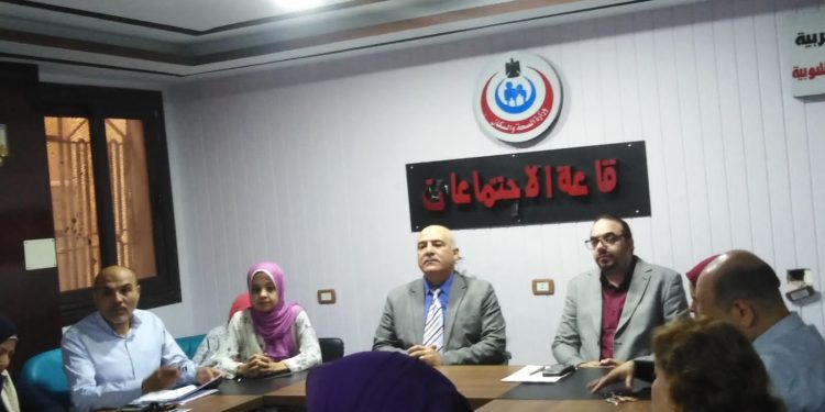وكيل وزارة الصحة بالقليوبية يترأس اجتماعا تنظيميا لمناقشه حصاد المرور الميداني على إداره العبور