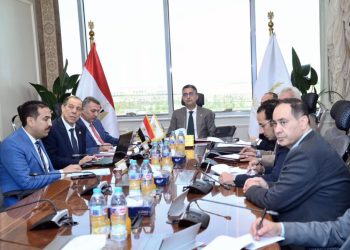 وزير التموين يعقد اجتماعًا مع رئيس مجلس إدارة شركة السكر والصناعات التكاملية لبحث خطط التطوير 