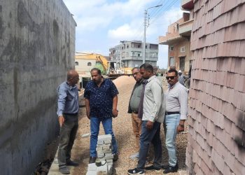 رئيس مياه دمياط يتفقد مشروعات “حياة كريمة” بقرى مركز كفر سعد