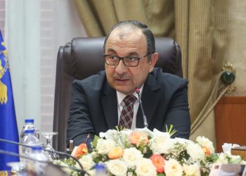 وزير قطاع الأعمال يعقد اجتماعًا موسعًا لمتابعة مستجدات العمل في عدد من المشروعات السياحية والفندقية