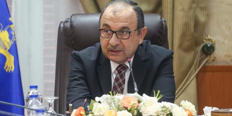 وزير قطاع الأعمال يعقد اجتماعًا موسعًا لمتابعة مستجدات العمل في عدد من المشروعات السياحية والفندقية